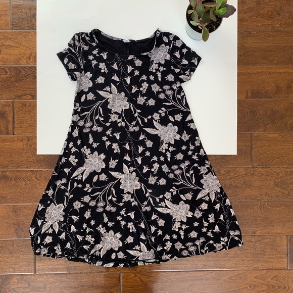 Old Navy Black Short Sleeve Floral Shift Dress - Picture 6 of 6